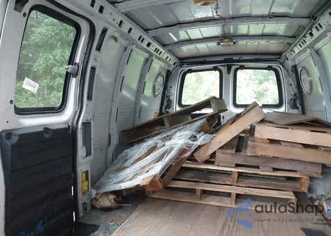 2004 Chevrolet Express z USA, uszkodzony, nr VIN 1GCHG39UX41224088